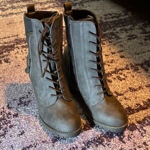 Women’s Kohl’s SO Lace-Up Side-Zip Suede Boots